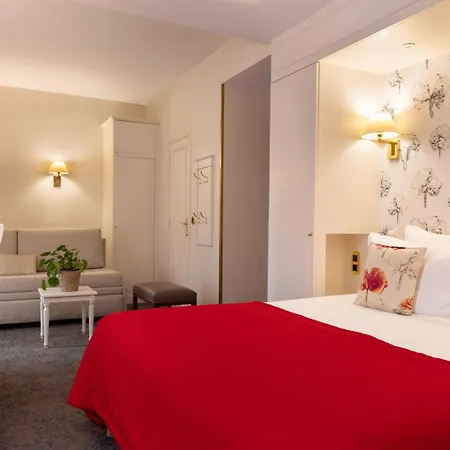 Hotel Queen Mary Opera 4*
