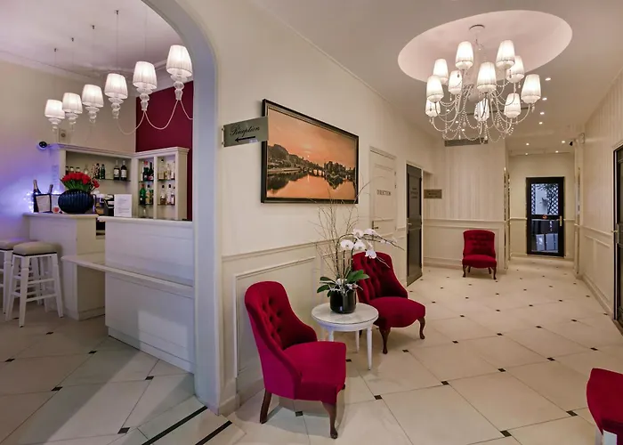 Queen Mary Opera Hotel