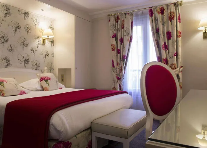 Hotel Queen Mary Opera 4*