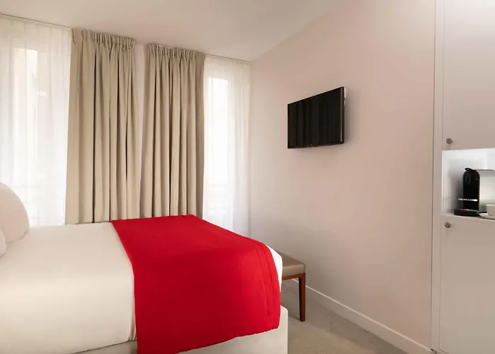 Hotel Queen Mary Opera