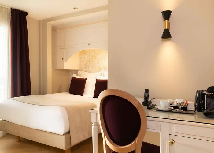 Queen Mary Opera 4*