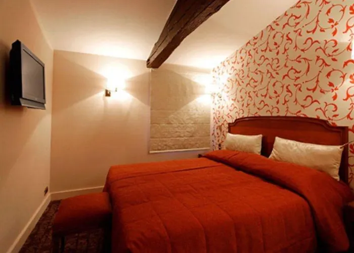 Queen Mary Opera Hotel 4*