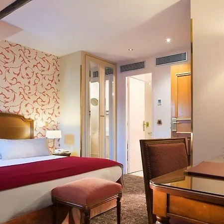 Queen Mary Opera Hotel 4*