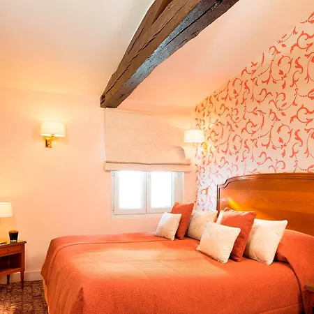 Queen Mary Opera Paříž