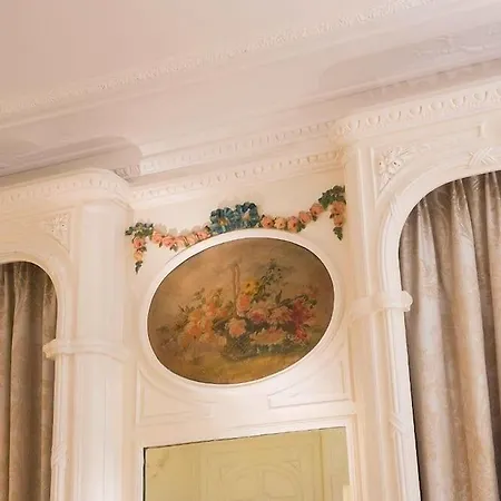 Queen Mary Opera Hotel 4*