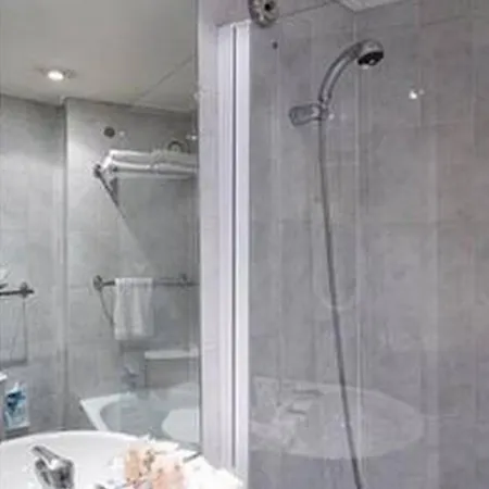 Hotel Queen Mary Opera 4*