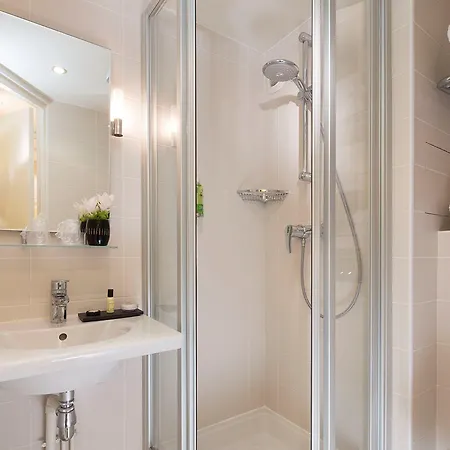 Hotel Queen Mary Opera 4*