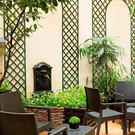 Queen Mary Opera Hotel