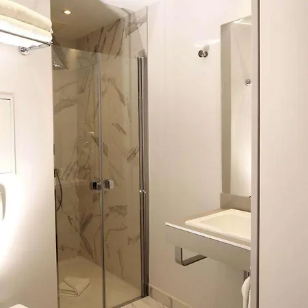 Queen Mary Opera Parijs