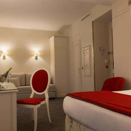 Queen Mary Opera Hotel 4*