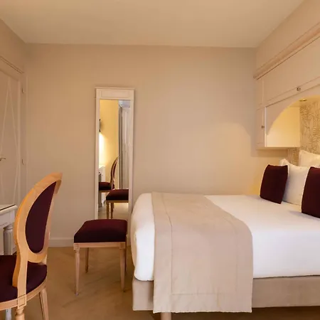 Hotel Queen Mary Opera 4*