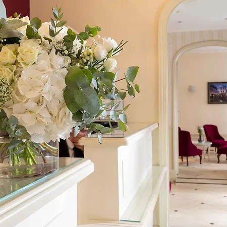 Queen Mary Opera 4*