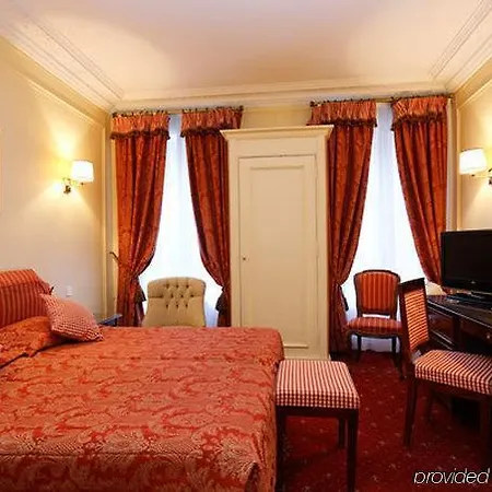 Hotel Queen Mary Opera 4*