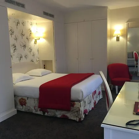 Hotel Queen Mary Opera 4*