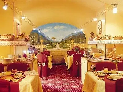 クイーン メアリー オペラ