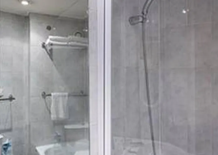 ホテル クイーン メアリー オペラ 4*