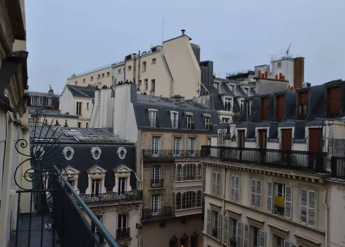 ホテル クイーン メアリー オペラ 4*