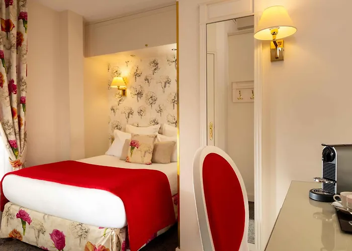 Queen Mary Opera Hotel 4*