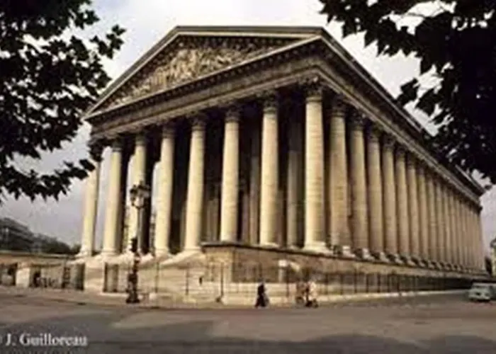 ホテル クイーン メアリー オペラ 4*