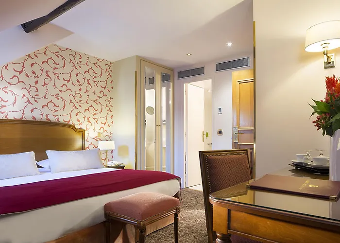 ホテル クイーン メアリー オペラ