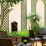 Queen Mary Opera Hotel