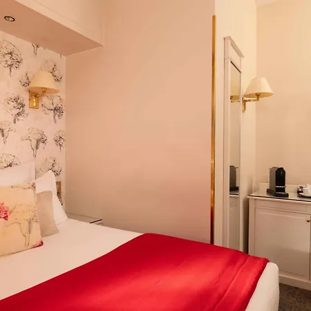 Queen Mary Opera Hotel 4*