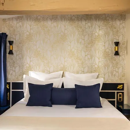 Queen Mary Opera Hotel